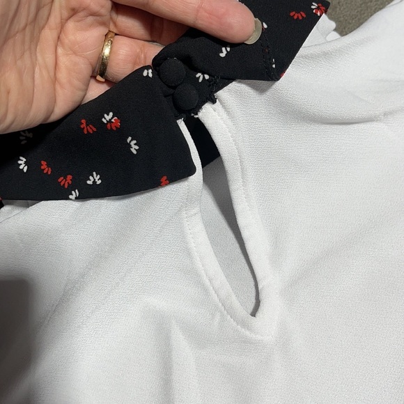 🥰🥰CeCe Collared Puff Sleeves Blouse🥰🥰 - Picture 9 of 9